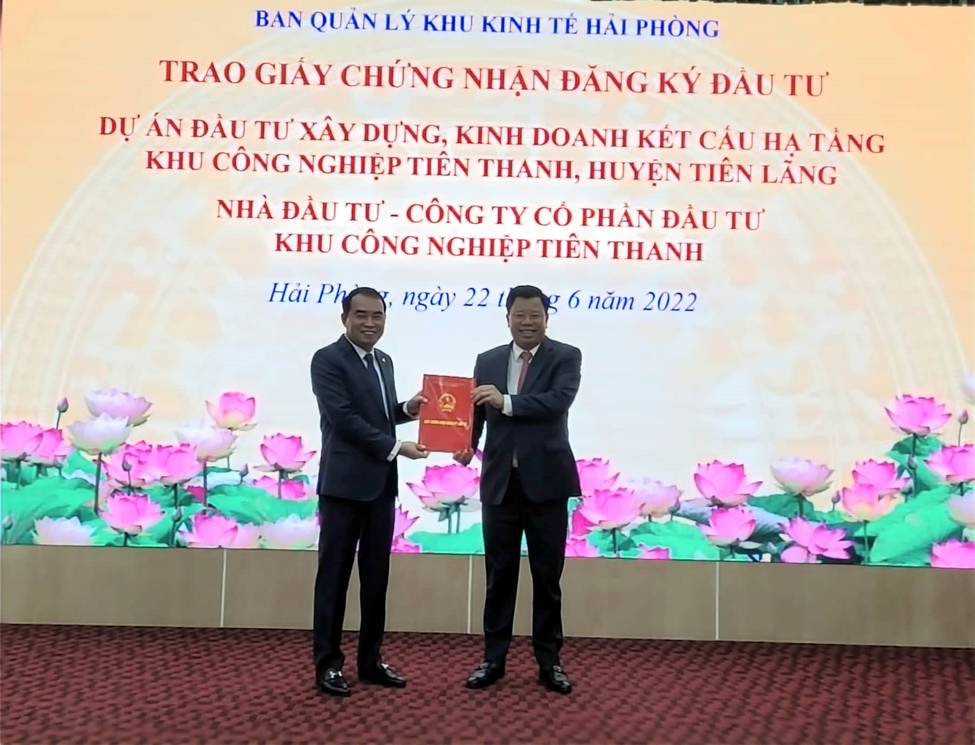  Hai Phong awarded Investment Certificates to 6 projects with 4,597 billion VND and 231.5 million USD